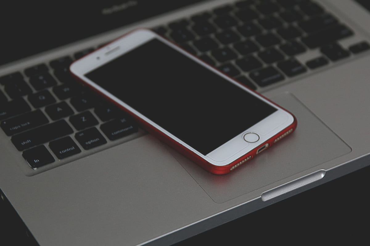 หยุดสลับคีย์บอร์ด! ใช้ตัวเดียวคุมคอมพิวเตอร์และมือถือพร้อมกัน เพิ่ม Productivity ทันที