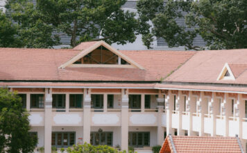 สถาปัตยกรรมชิโน-โปรตุกีส: รหัสลับแห่งประวัติศาสตร์ที่ซ่อนอยู่ในภูเก็ต สถาปัตยกรรมชิโน-โปรตุกีส: รหัสลับแห่งประวัติศาสตร์ที่ซ่อนอยู่ในภูเก็ต
